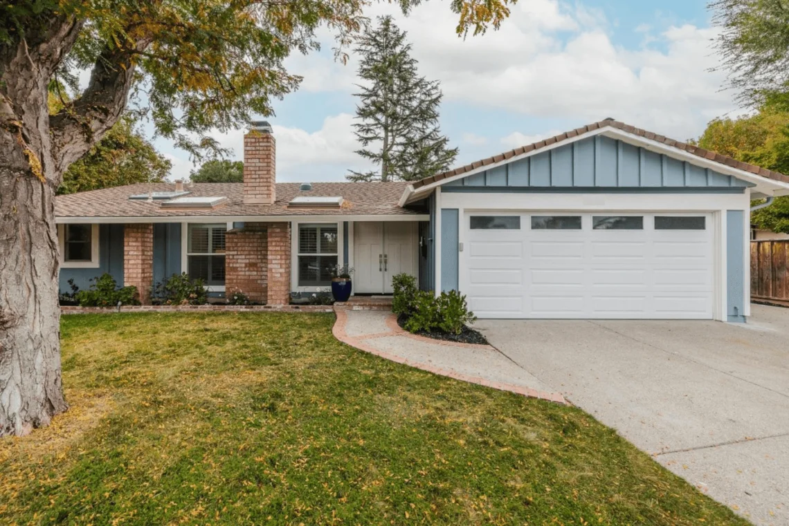 Exterior view of the La Casa San Ramon property in San Ramon California